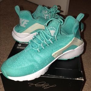Teal Huraches